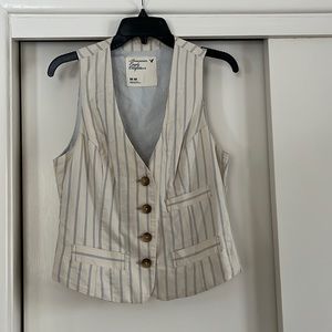 Barely worn, American Eagle vest